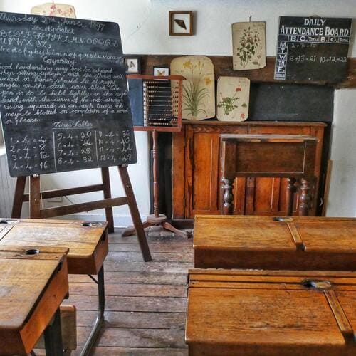 Old School Classroom from the Past | Pakapalooza