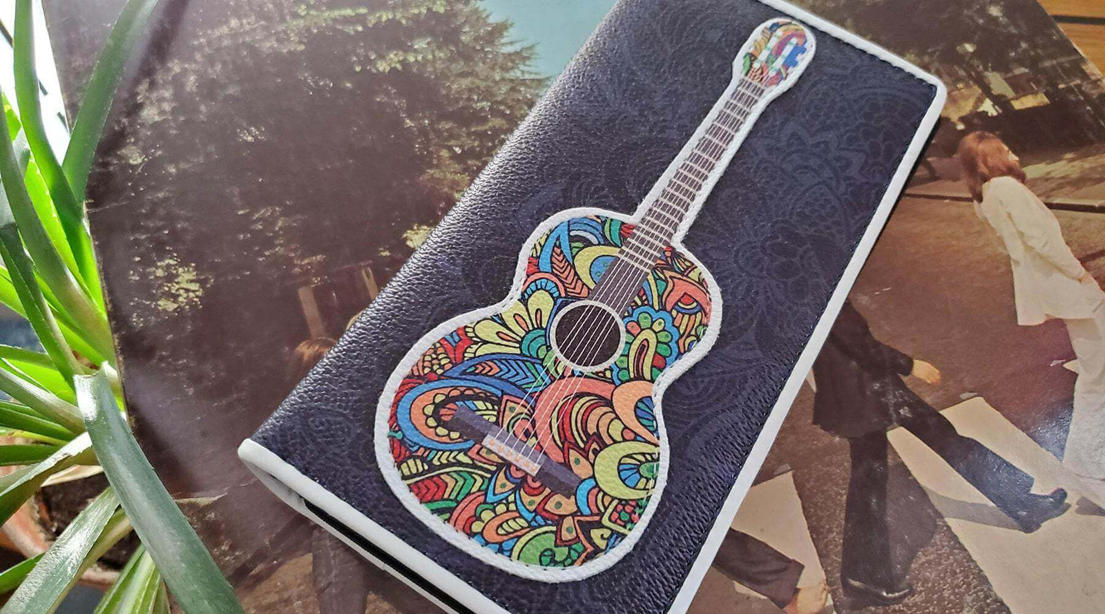 Acoustic Woman's Bifold Wallet | Pakapalooza